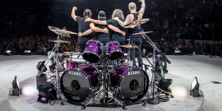 Μια μαμά, δύο παιδιά και οι Metallica